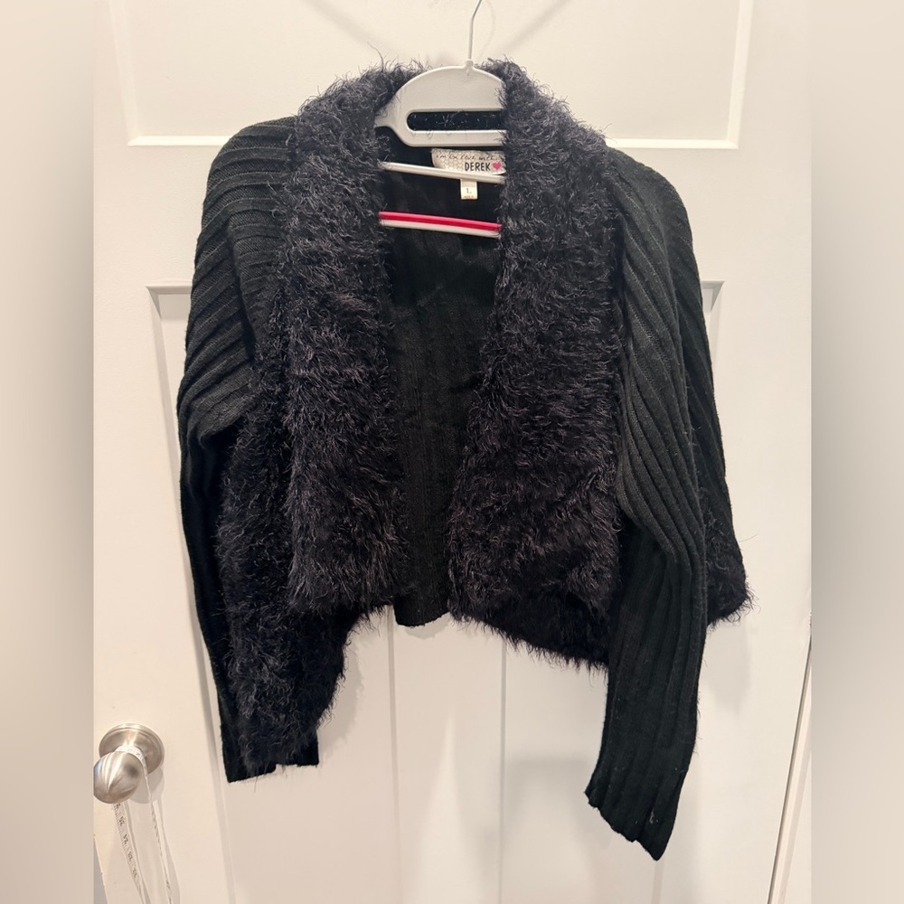 Derek Heart Black Faux Fur Front Cardigan Shrug Women’s Large Cropped